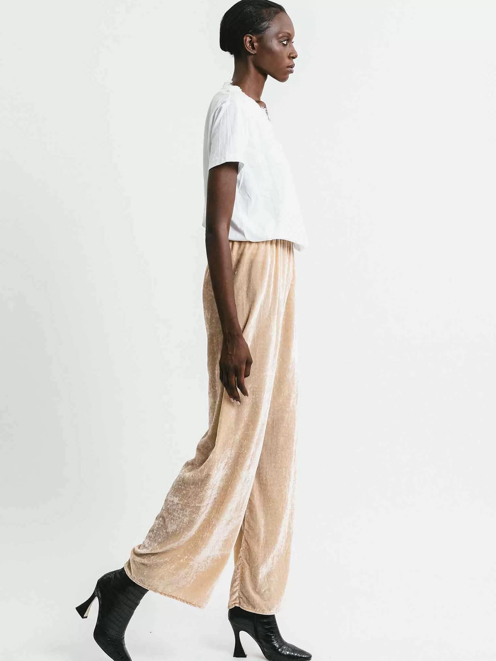 Abbigliamento Donna Pantalone In Velluto Beige Con Elastico In Vita*Pink Memories Fashion
