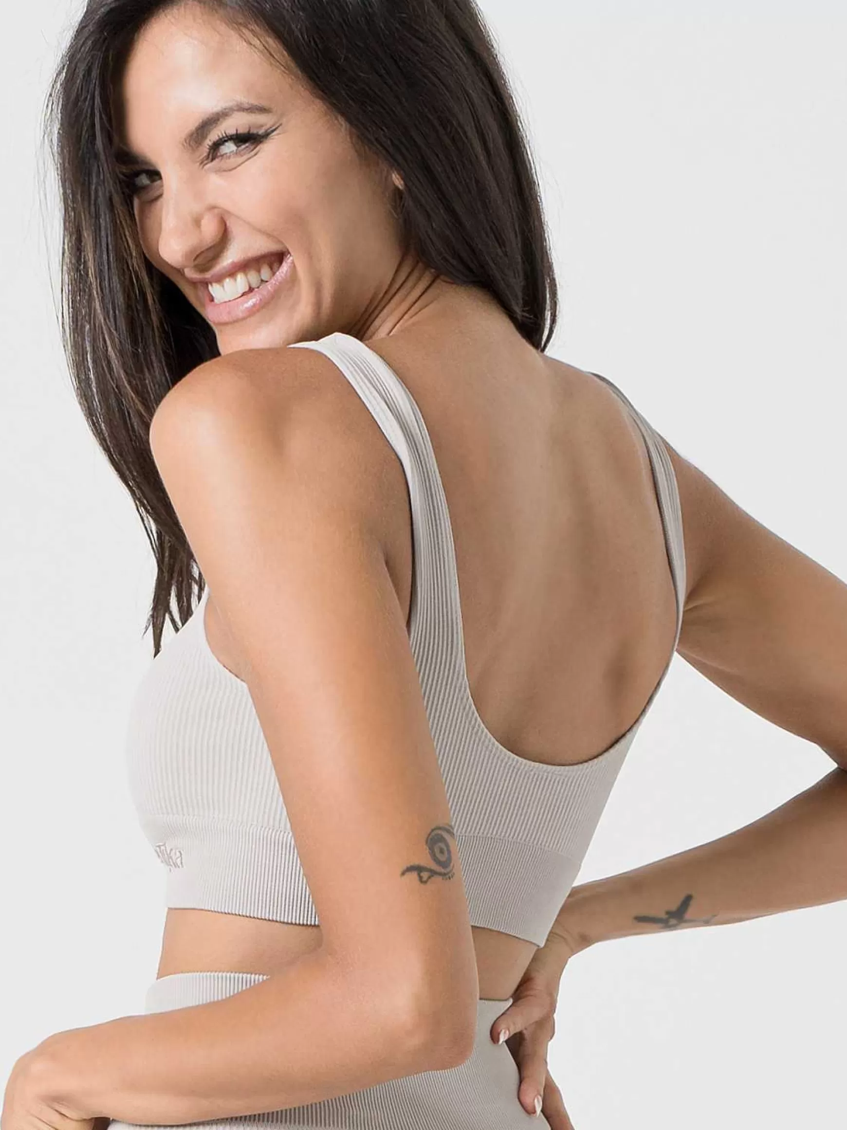 Armonika Top Sportswear Donna In Microfibra Beige Effetto Push Up Modellante E Contenitivo A Costine*Invertika Fashion