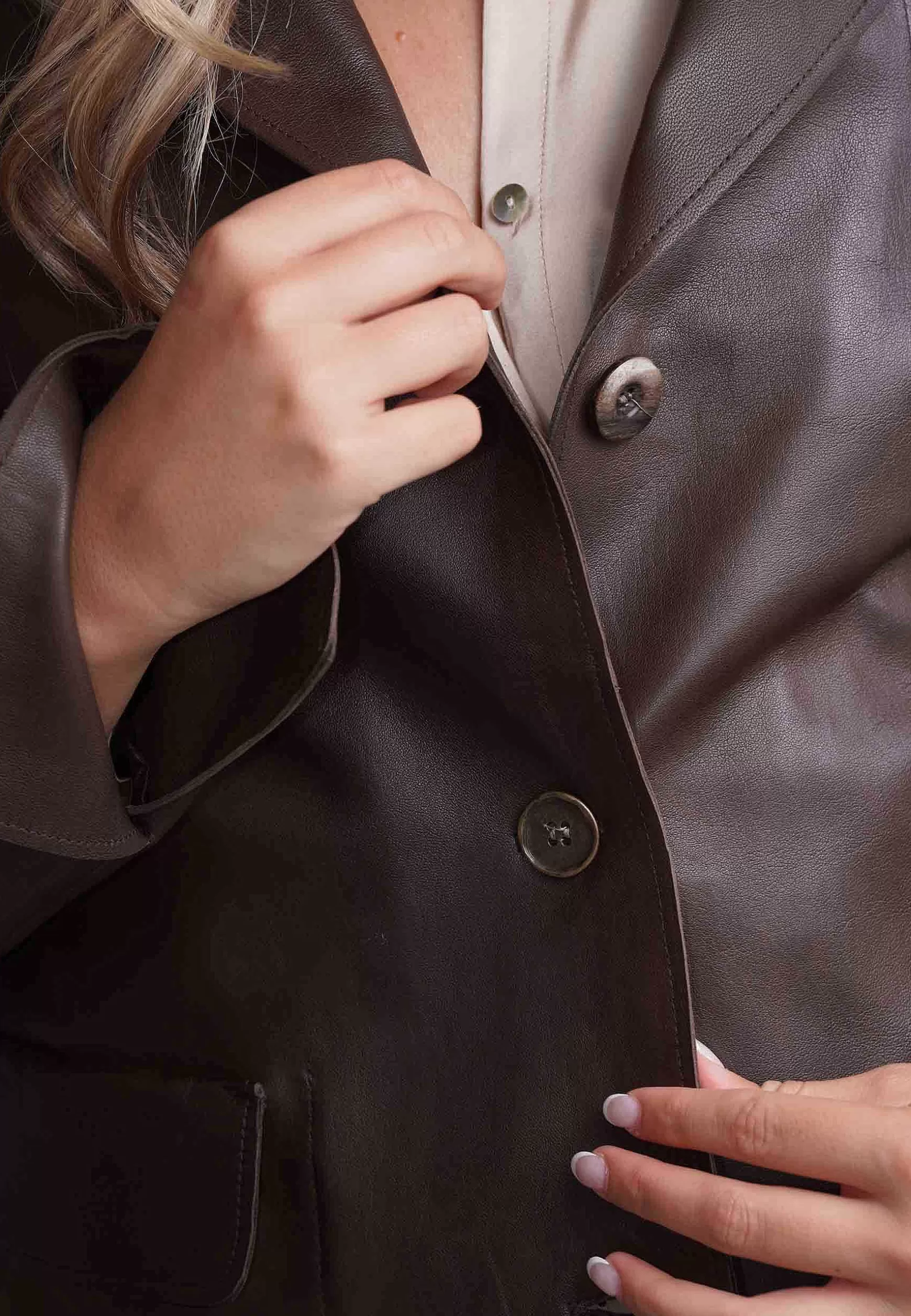 Giacca Donna In Pelle Sfoderata Testa Di Moro Monopetto 3 Bottoni** Sale