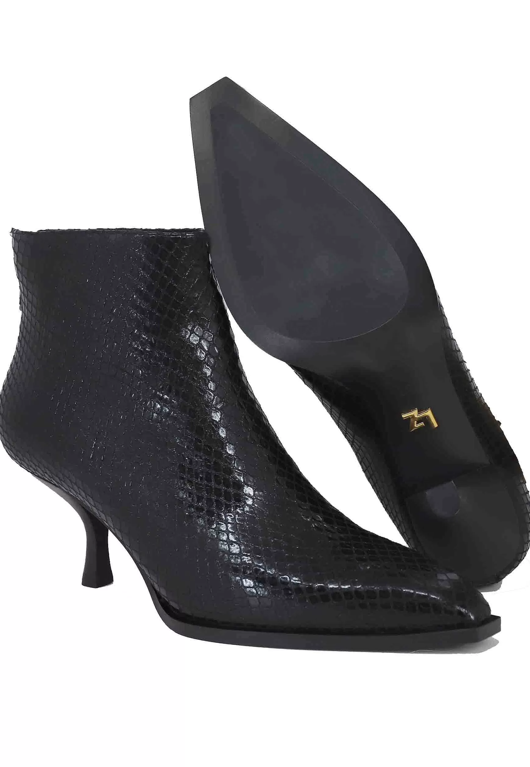 Stivaletti Donna In Pelle Nera Lucida Con Zip Posteriore E Punta A Punta Senas*Lola Cruz Cheap
